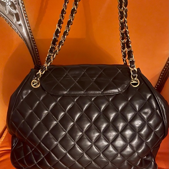 SOLD!! Auth CHANEL RARE Jumbo Maxi Flap Quilted Handbag Chain - Picture 3 of 11